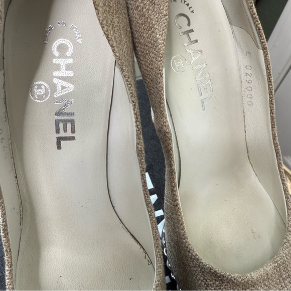 CHANEL Beige and Black Heels - Picture 11 of 13